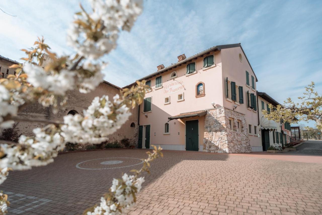 Agriturismo San Francesco Villa Valeggio sul Mincio Buitenkant foto