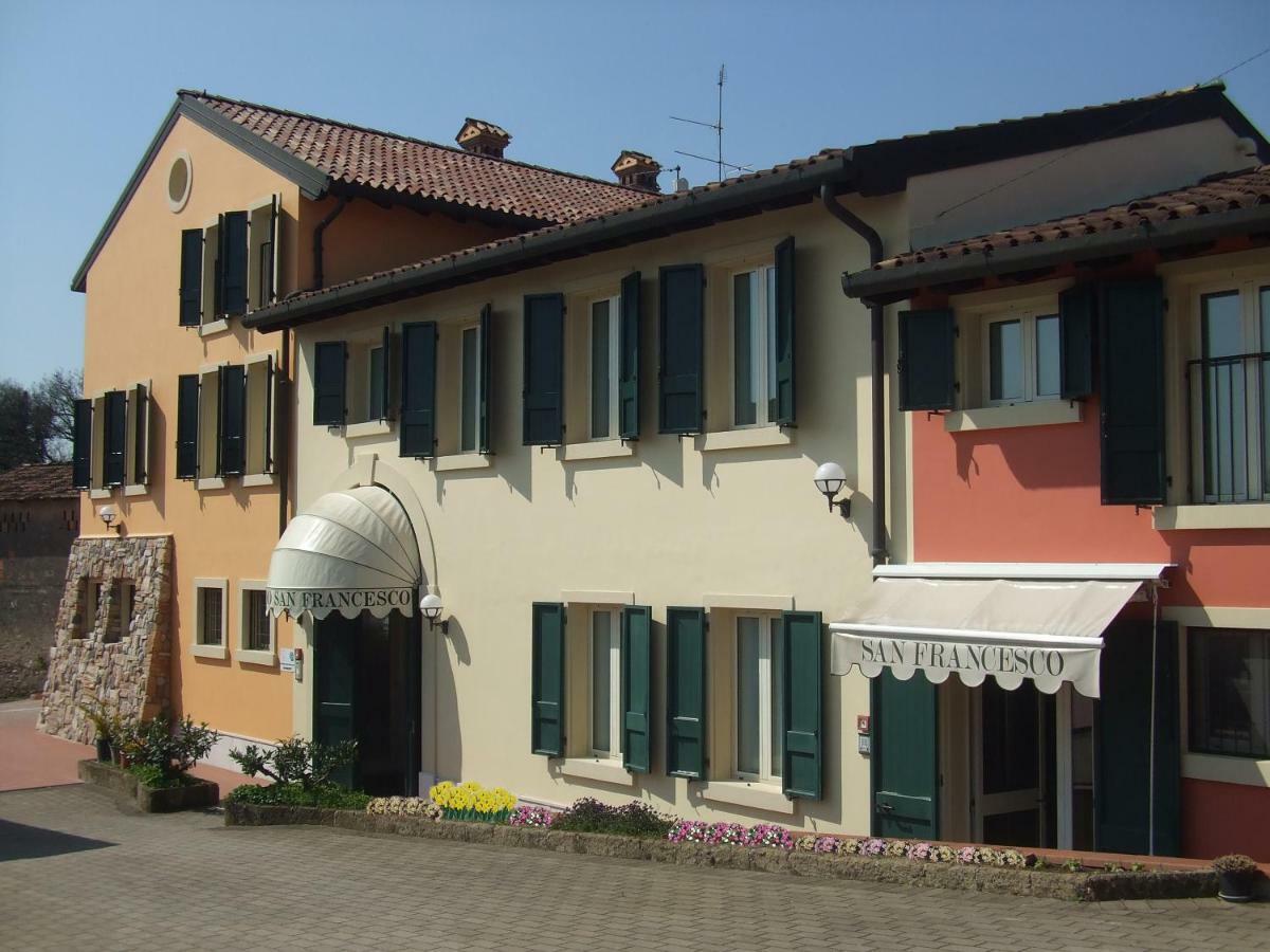 Agriturismo San Francesco Valeggio sul Mincio Buitenkant foto